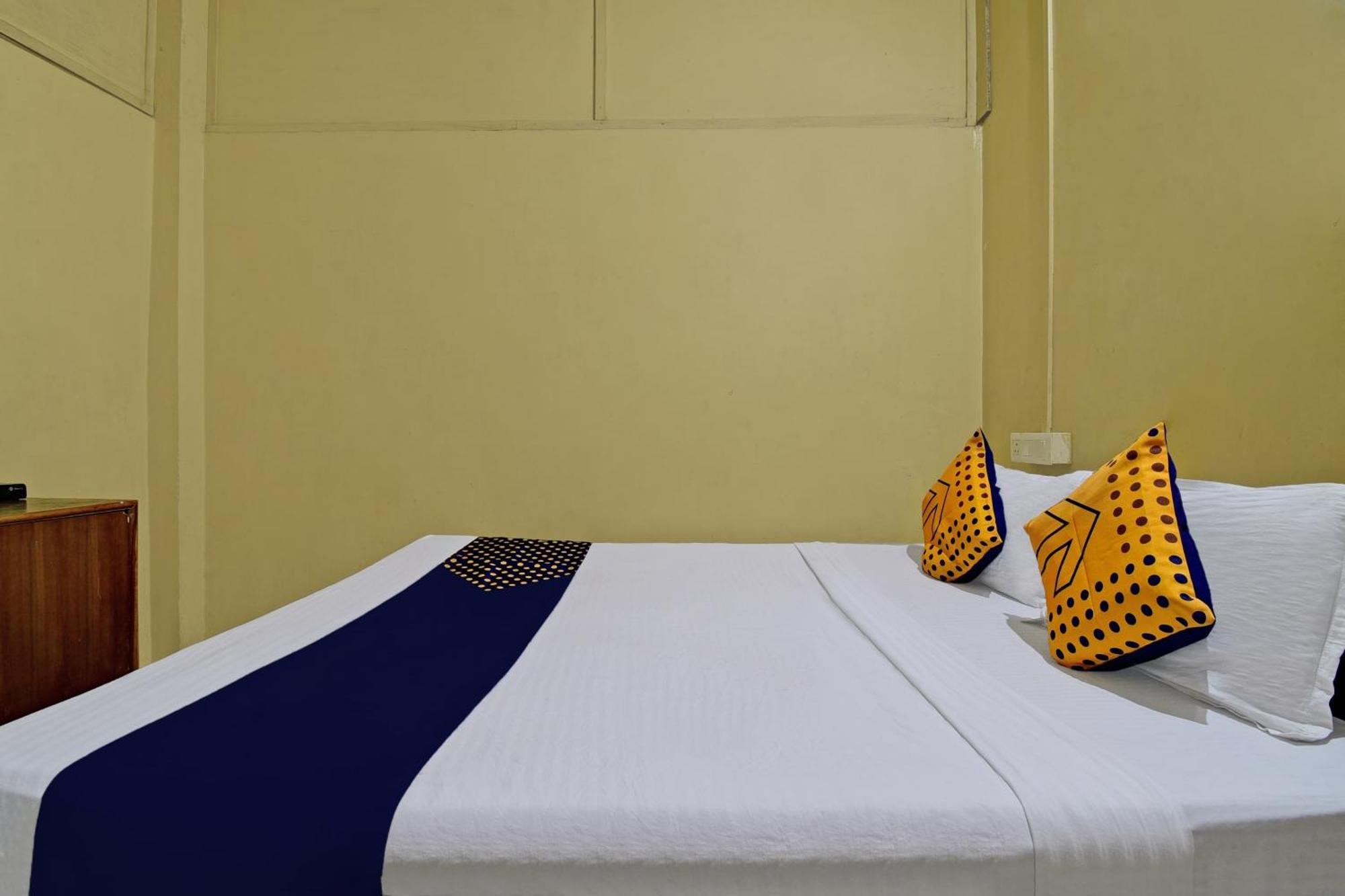 Oyo Flagship Thank You Lodge Nac Dispur Екстериор снимка